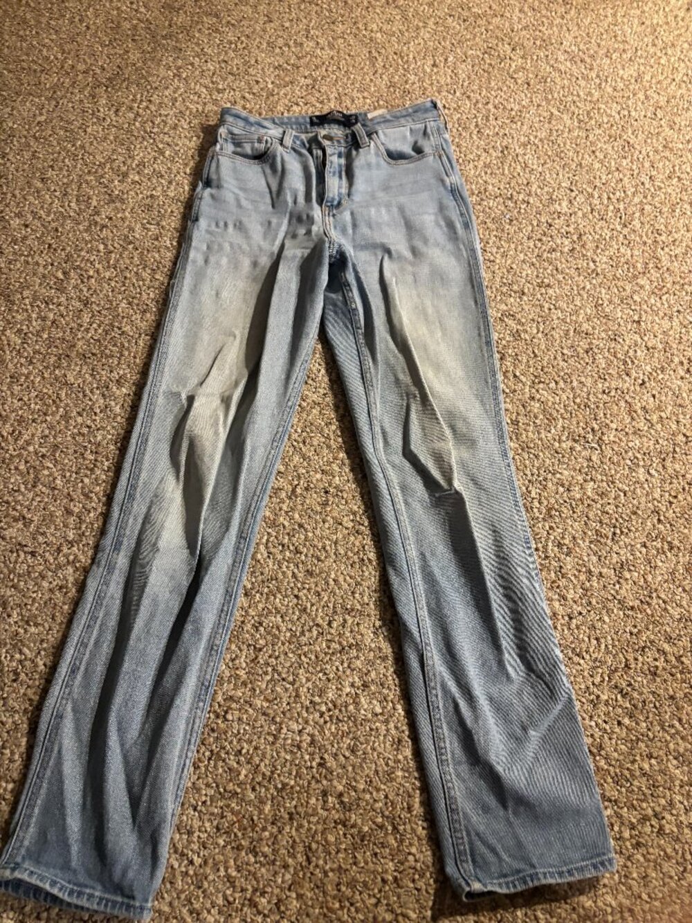 Hollister Ultra High Rise Mom Jean Size 5L